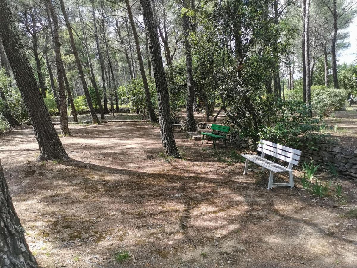Maisonnette En Pleine Nature Le Beausset Luaran gambar