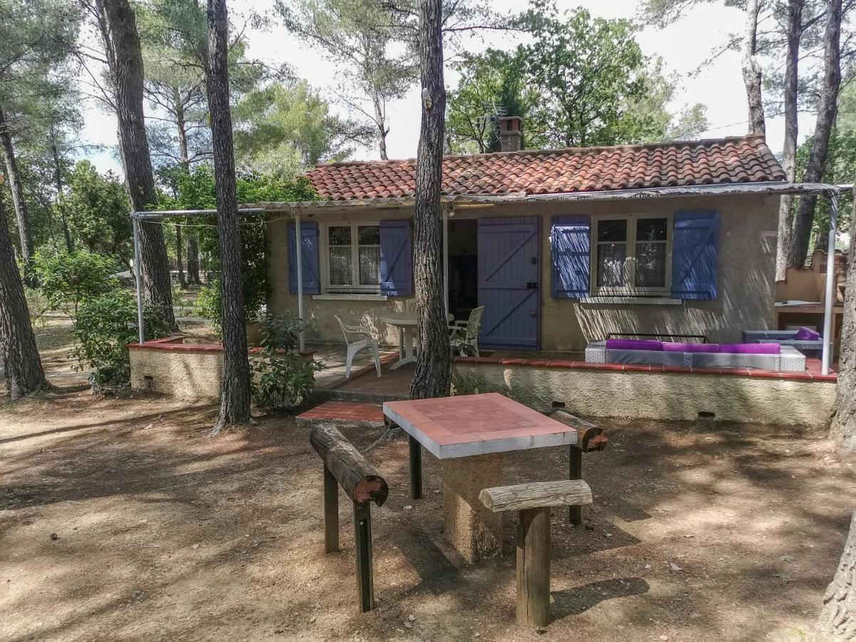 Maisonnette En Pleine Nature Le Beausset Luaran gambar