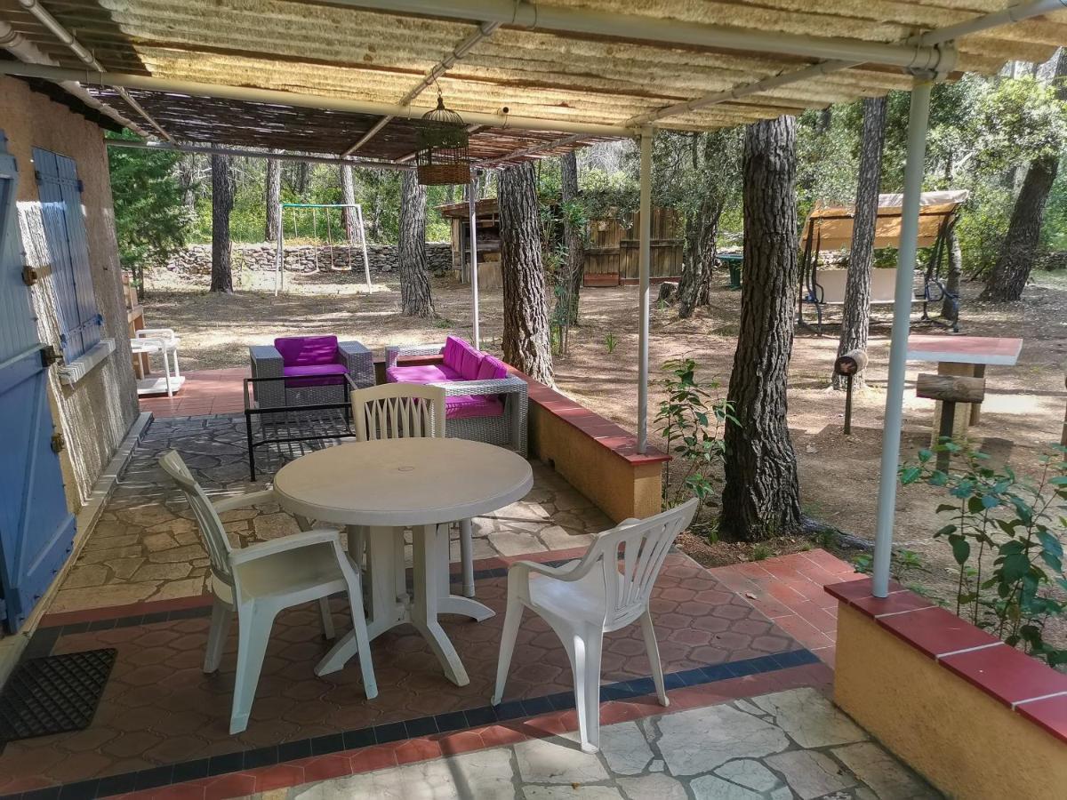 Maisonnette En Pleine Nature Le Beausset Luaran gambar