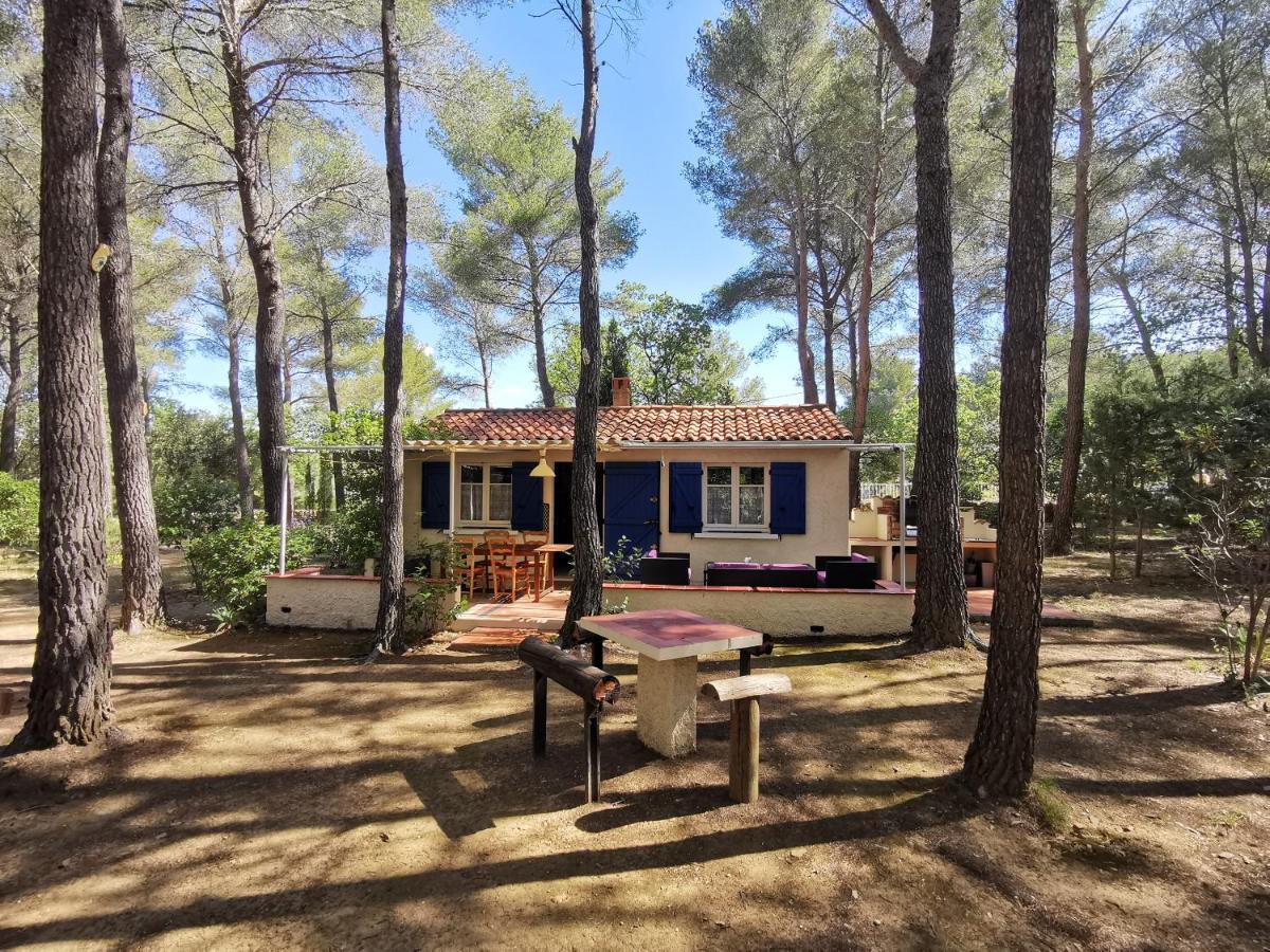 Maisonnette En Pleine Nature Le Beausset Luaran gambar