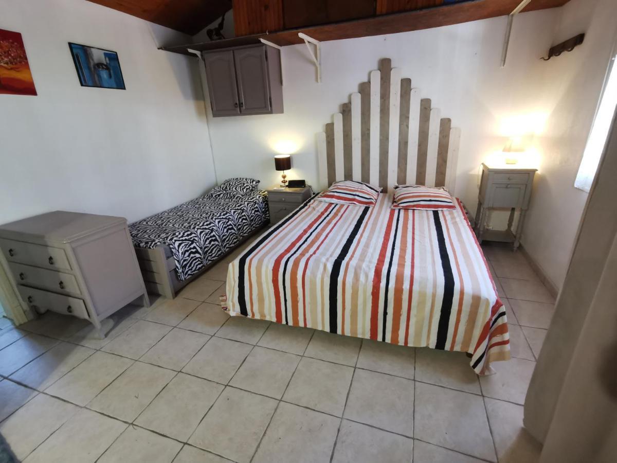 Maisonnette En Pleine Nature Le Beausset Luaran gambar